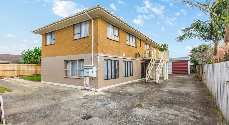  at 2/7 Huber Street, Weymouth, Auckland
