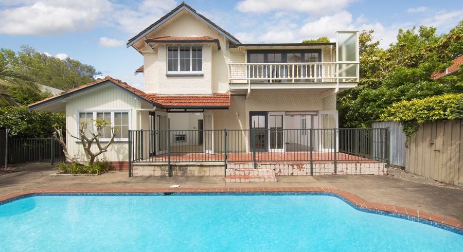  at 256 Lake Road, Hauraki, Auckland
