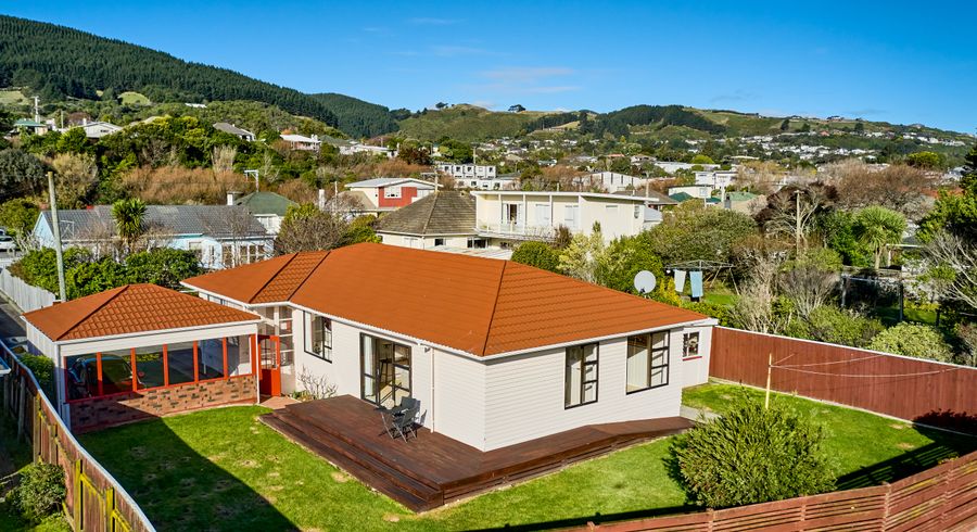  at 27 Findlay Street, Tawa, Wellington