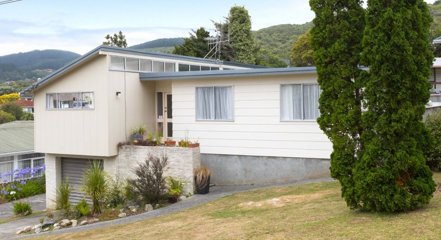  at 71 Larsen Crescent, Tawa, Wellington