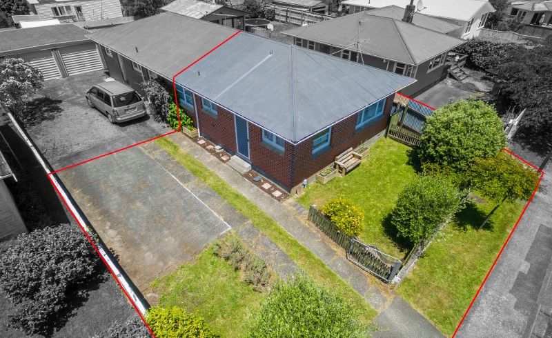  at 1/8 Oregon Drive, Maoribank, Upper Hutt