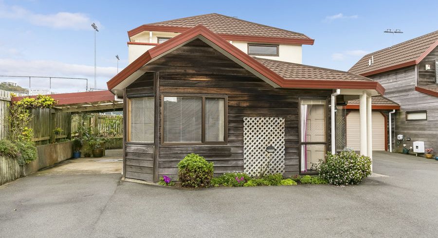  at 8 Scorian Close, Karori, Wellington