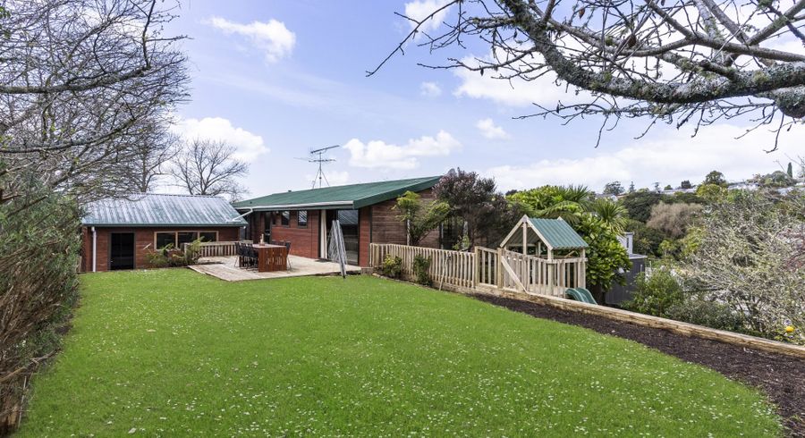  at 15 Woodhams Street, Beach Haven, Auckland