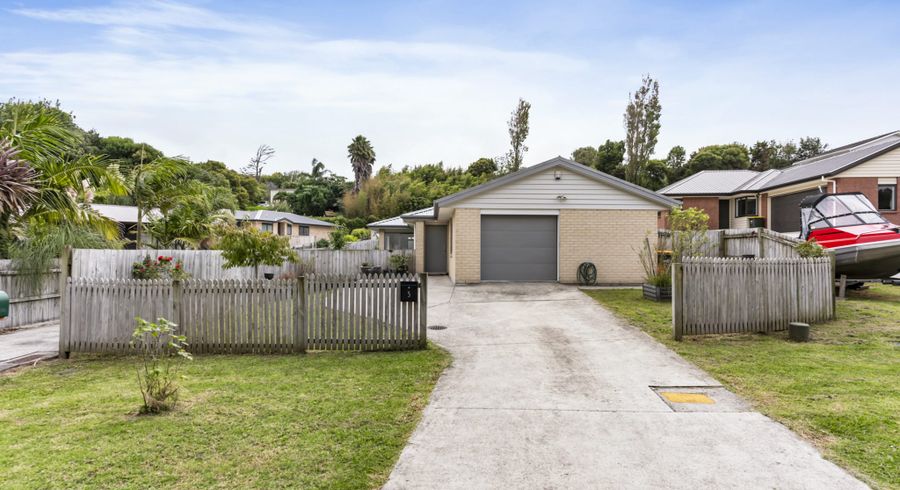  at 5 Trosk Place, Waiuku