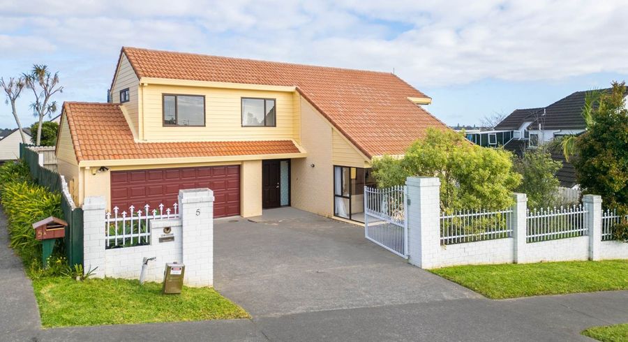  at 5 Eske Place, Highland Park, Manukau City, Auckland