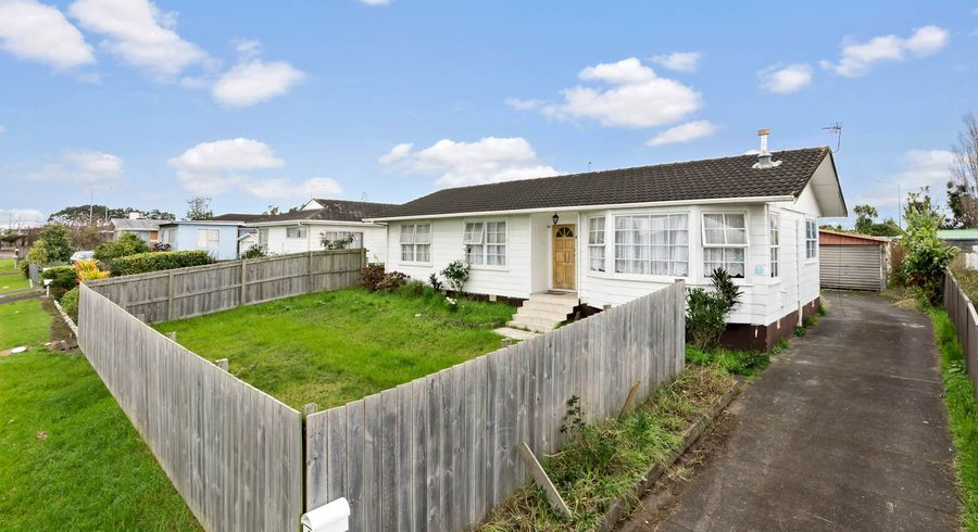  at 3 Desford Place, Mangere, Auckland