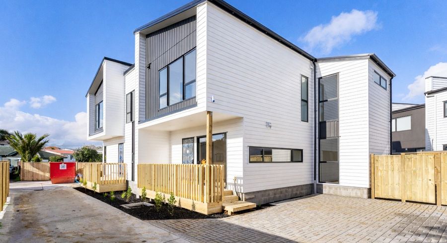  at 2/67 Aranui Road, Mount Wellington, Auckland City, Auckland