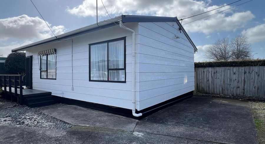  at 1/1 Taikata Road, Te Atatu Peninsula, Waitakere City, Auckland