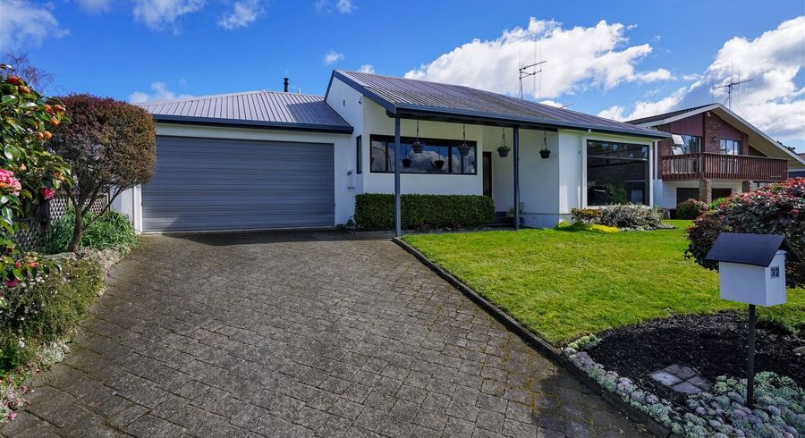  at 32 Ronald Court, Pukete, Hamilton