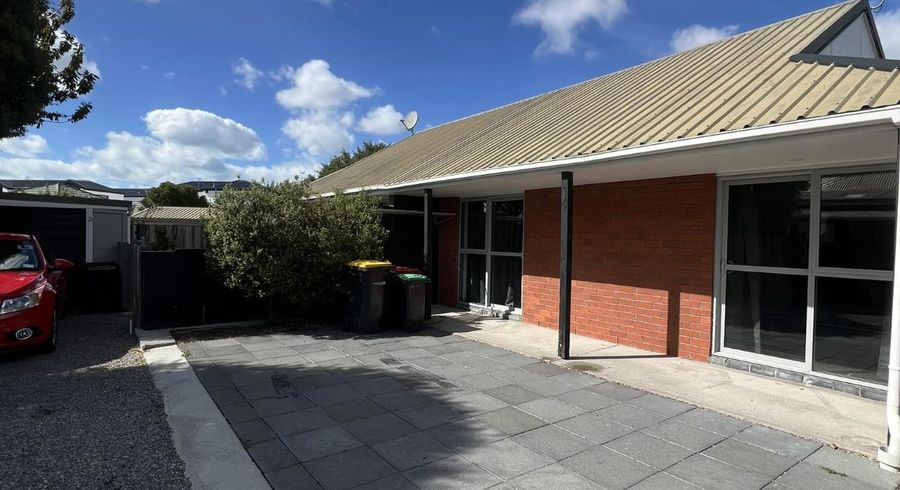  at 2/630 Hereford Street, Linwood, Christchurch City, Canterbury