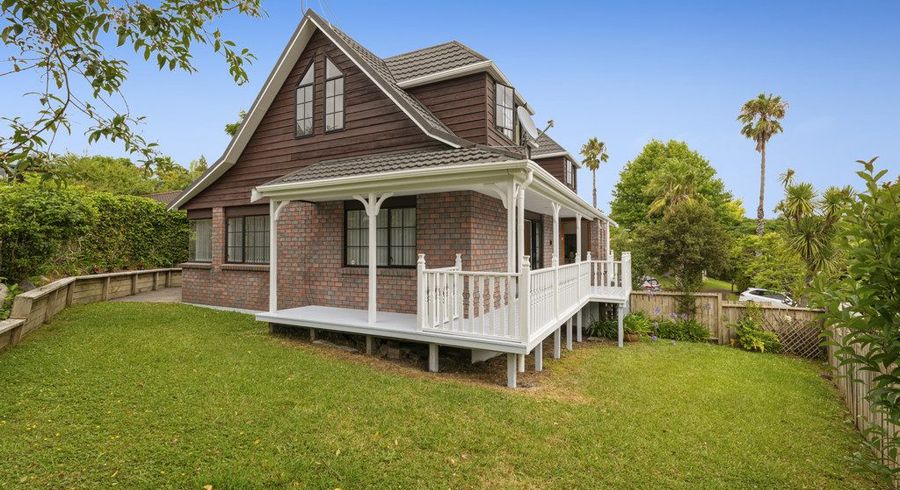  at 9 St Lucia Place, Unsworth Heights, North Shore City, Auckland