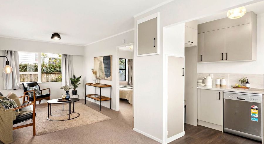  at 2/49 Western Springs Road, Morningside, Auckland City, Auckland