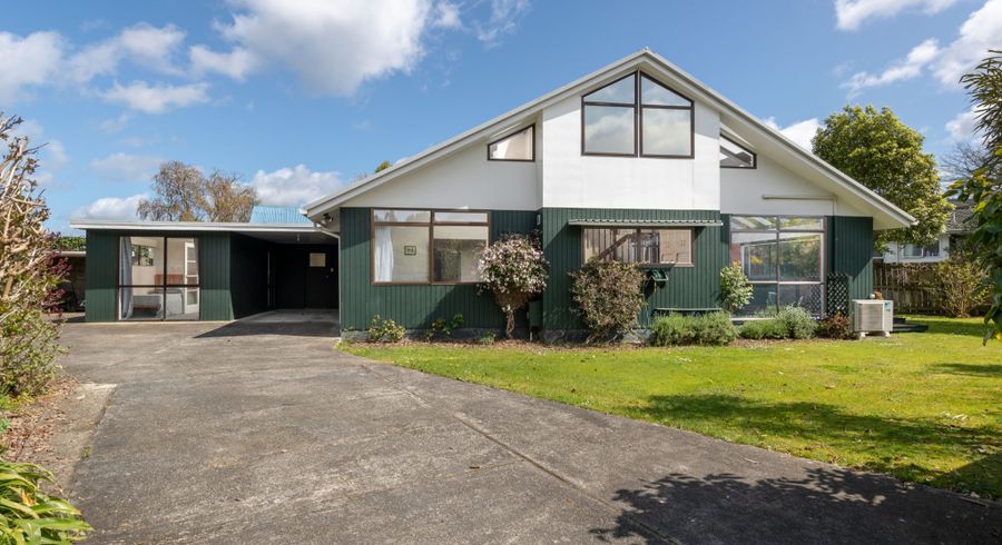  at 14A Mangaroa Hill Rd, Maoribank, Upper Hutt