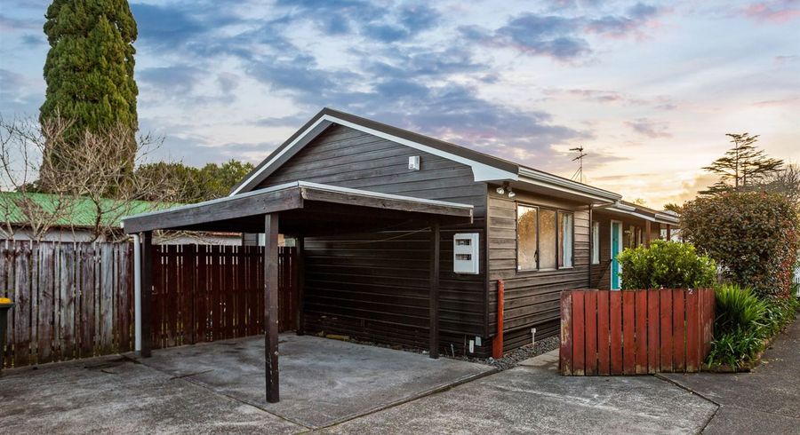  at 2/14 Queen Mary Avenue, New Lynn, Auckland