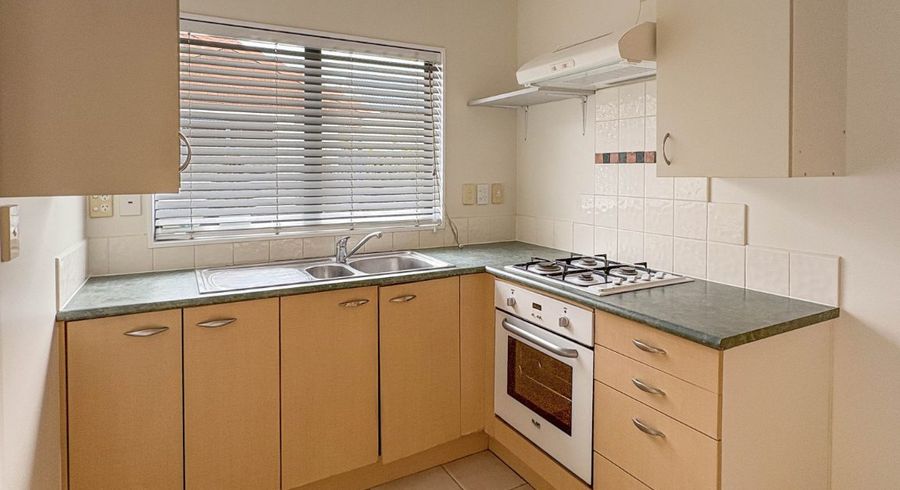  at 4/520 Don Buck Rd, Massey, Waitakere City, Auckland