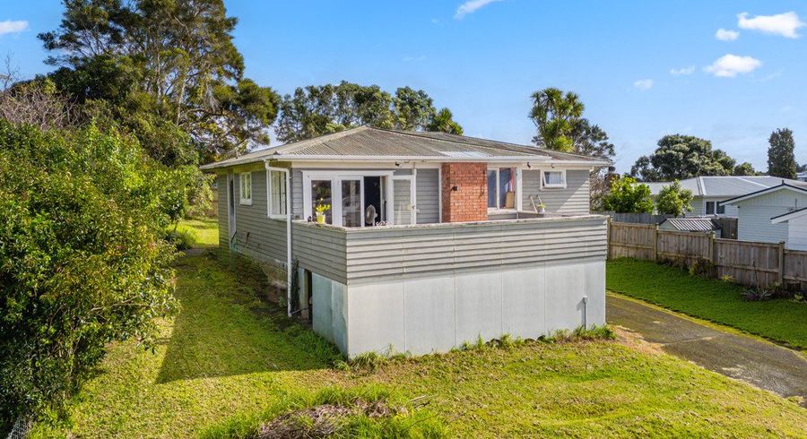  at 11 Jamaica Place, Blockhouse Bay, Auckland City, Auckland