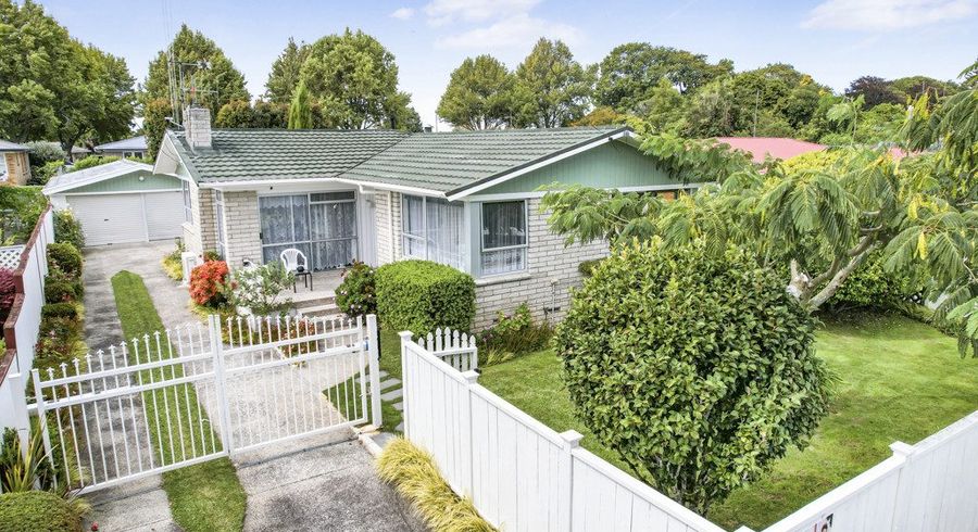  at 33 De Vere Crescent, Chartwell, Hamilton