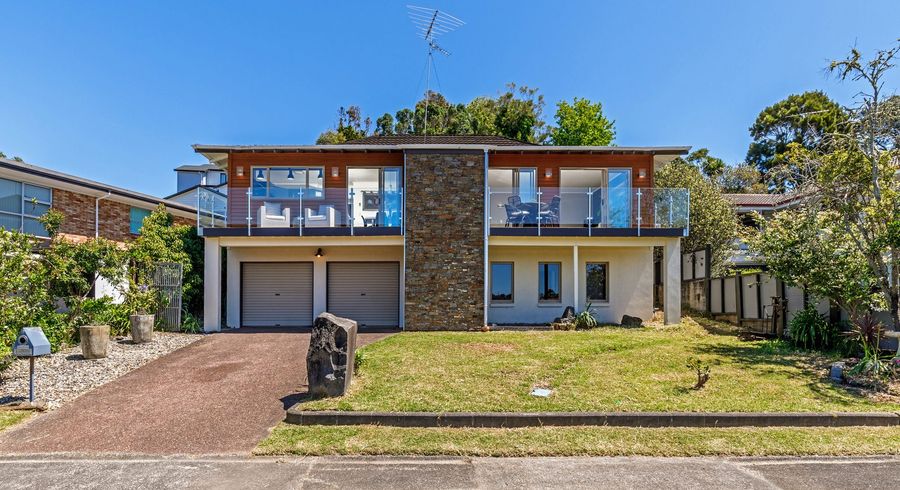  at 9 Robin Lane, Browns Bay, North Shore City, Auckland