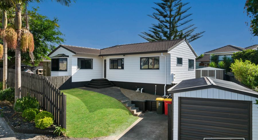  at 1/8 ANGLERS WAY, MANUREWA, Auckland