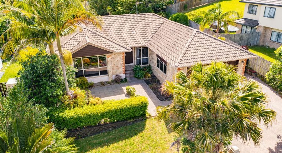  at 8 Landvale Court, Browns Bay, North Shore City, Auckland