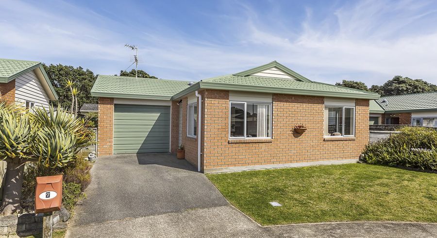  at 7 Pohutukawa Grove, Titahi Bay, Porirua
