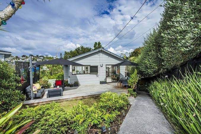  at 1/36 Cassino Street, Bayswater, Auckland