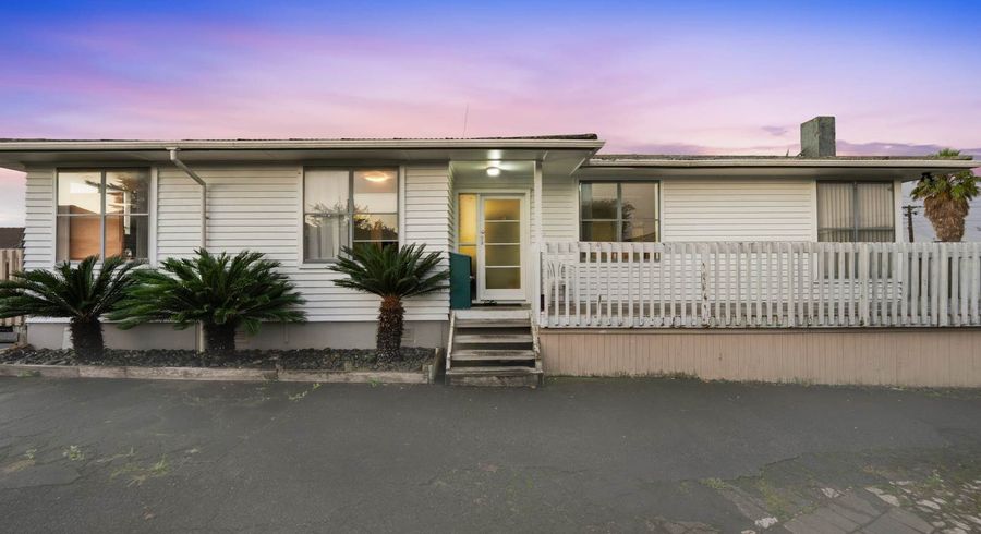  at 4 Plymouth Place, Papatoetoe, Manukau City, Auckland