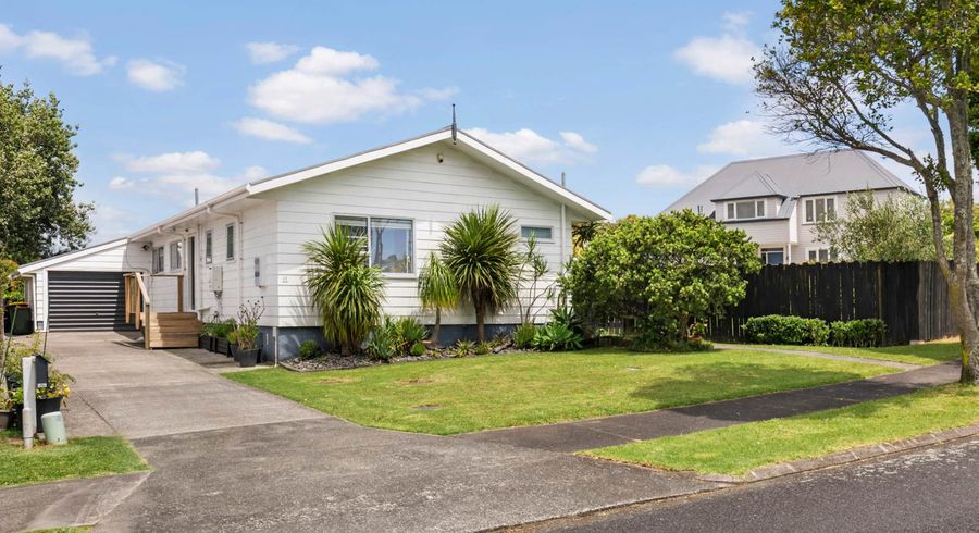  at 17 Curacao Place, Half Moon Bay, Auckland