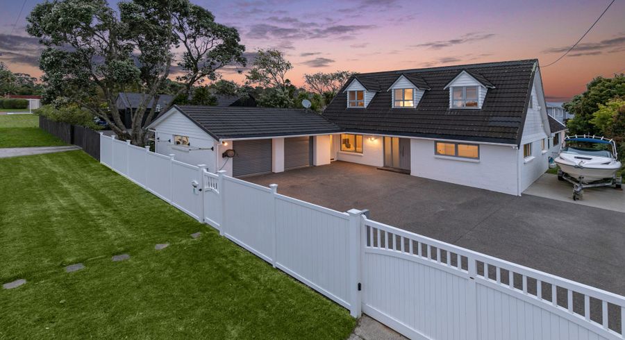  at 7 Tauhinu Road, Greenhithe, Auckland