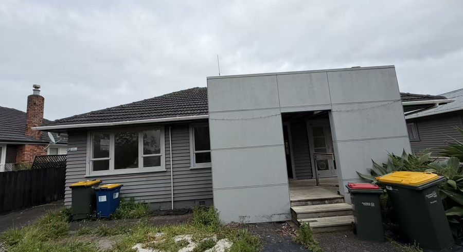  at 102 Lincoln Road, Henderson, Waitakere City, Auckland
