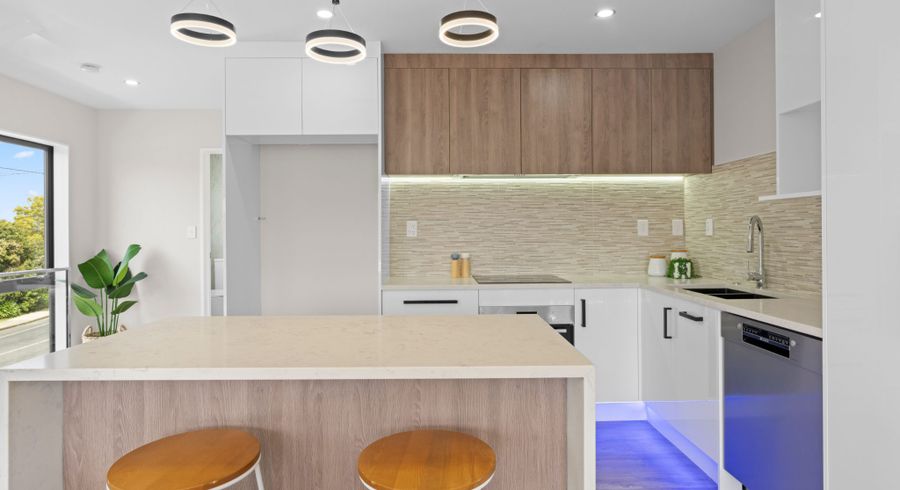  at 8/18 Hutchinsons Road, Bucklands Beach, Manukau City, Auckland