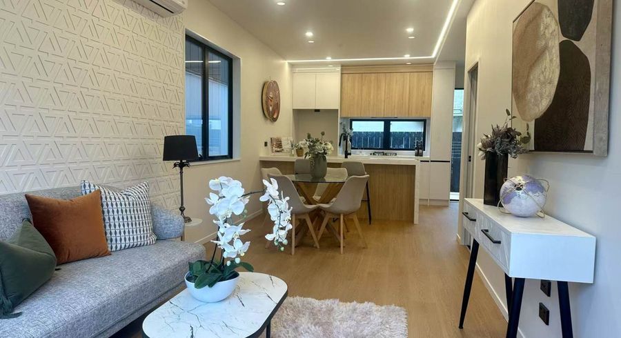  at 32 Bradbury Road, Botany Downs, Auckland