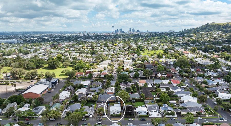  at 34 Rocklands Avenue, Mount Eden, Auckland