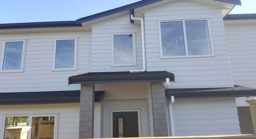  at 9 Noton Road, Mount Roskill, Auckland City, Auckland