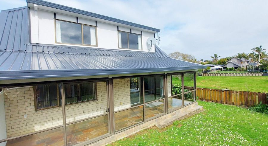  at 2/14 Bramley Drive, Farm Cove, Manukau City, Auckland