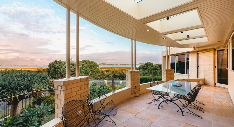  at 15 St Jerome Avenue, Te Atatu Peninsula, Waitakere City, Auckland