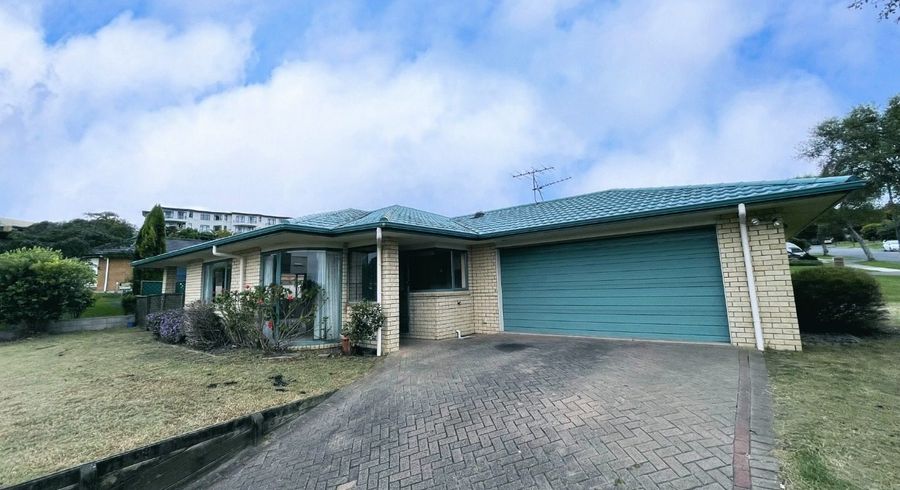  at 1 Sunvista Avenue, Oteha, Auckland