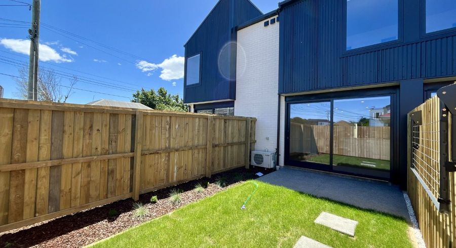  at 2/18 Feilding Street, Addington, Christchurch City, Canterbury