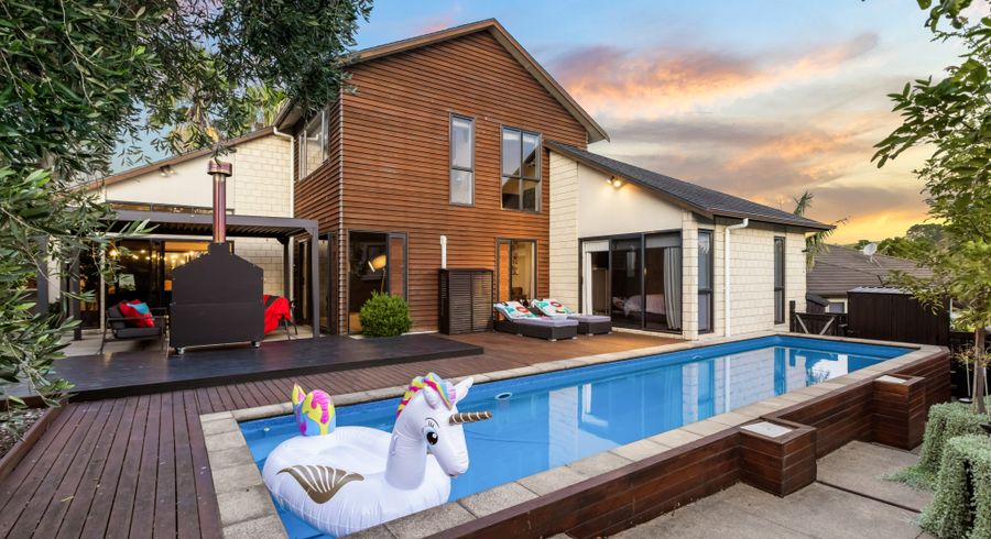  at 10 Vin Alto Drive, Flat Bush, Auckland