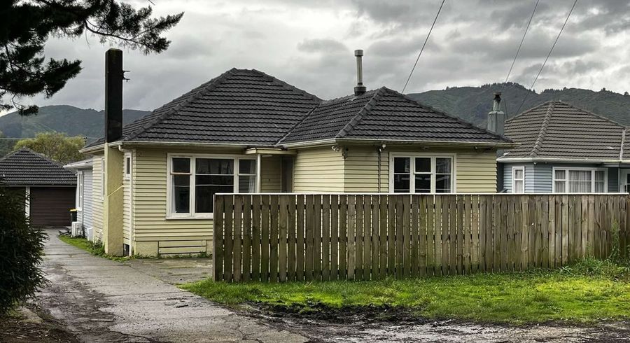  at 1/120 Wainuiomata Road, Wainuiomata, Lower Hutt, Wellington