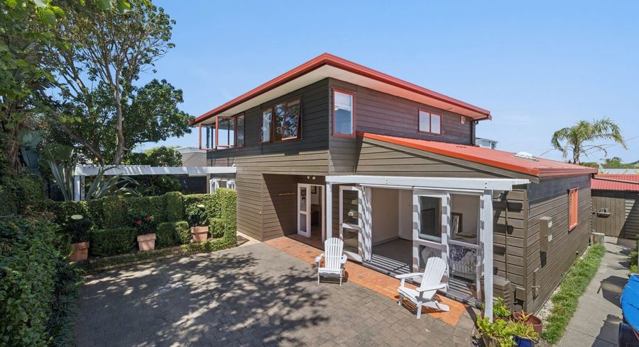  at 8a Wicklow Road, Narrow Neck, North Shore City, Auckland