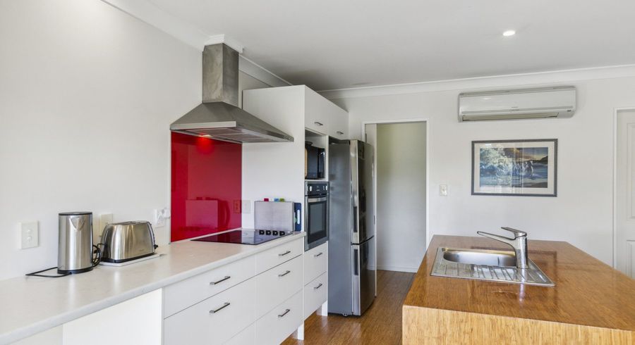  at 2C Lytton St, Wadestown, Wellington