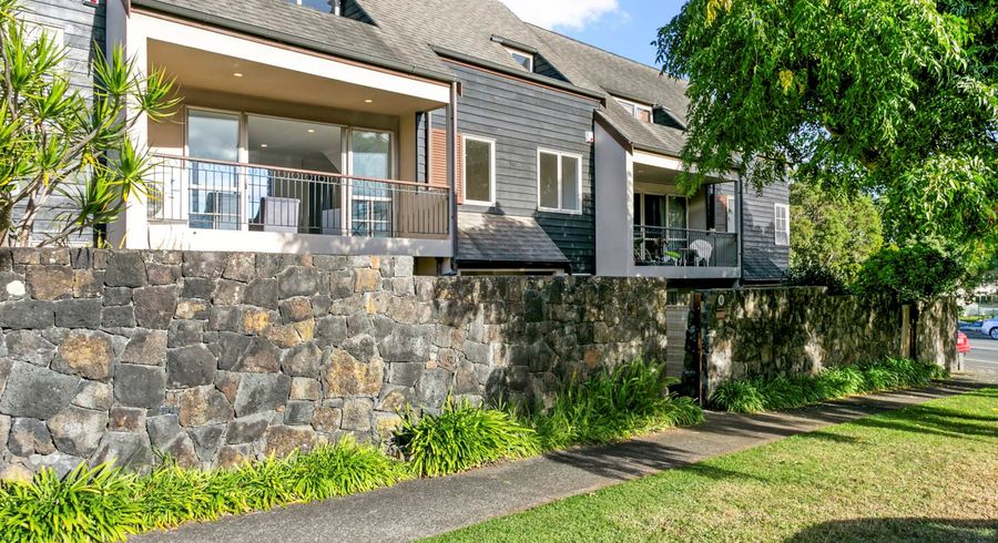  at 692B Manukau Road, Royal Oak, Auckland