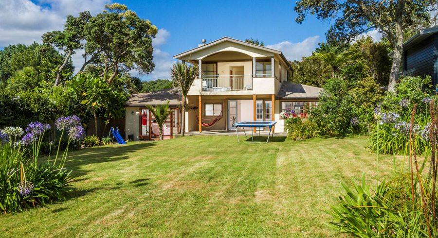  at 62 Cliff Road, Torbay, Auckland
