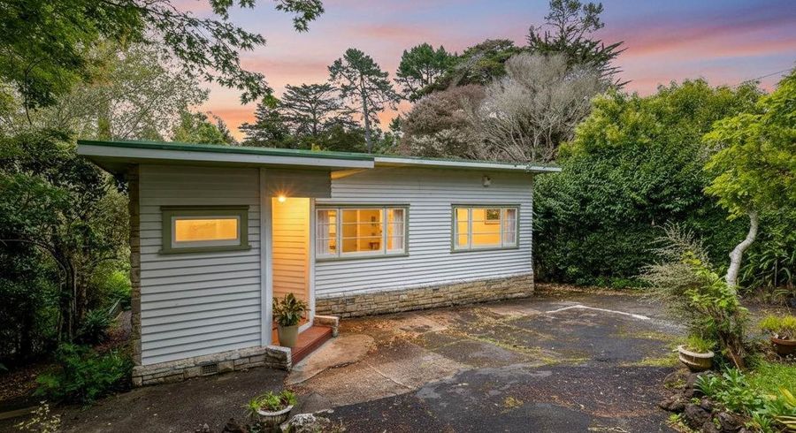  at 15 Fairmount Road, Titirangi, Waitakere City, Auckland