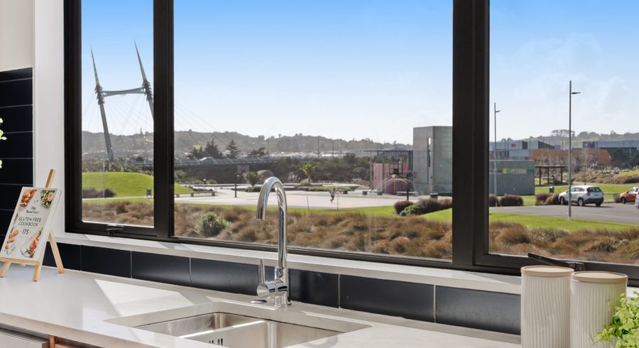  at 4 Te Whitinga Lane, Flat Bush, Manukau City, Auckland