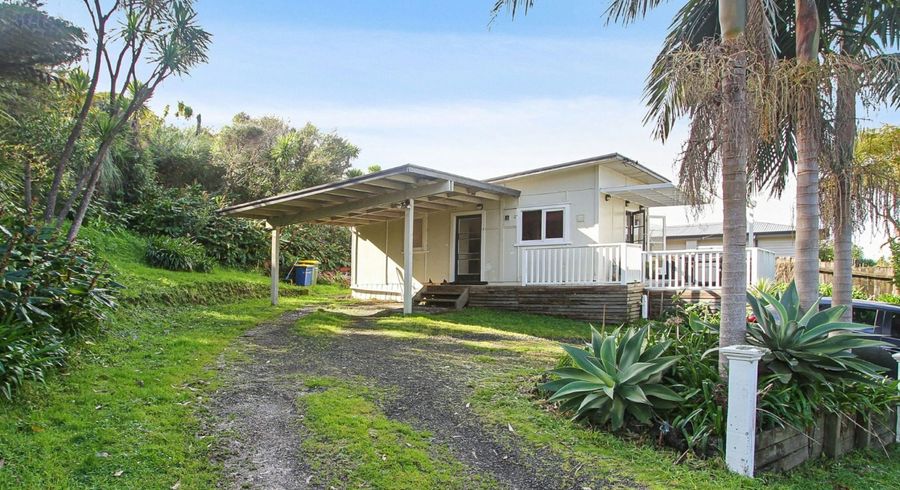  at 4 McEldowney Road, Titirangi, Auckland