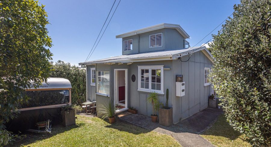  at 6 Wattle Road, Oneroa, Waiheke Island