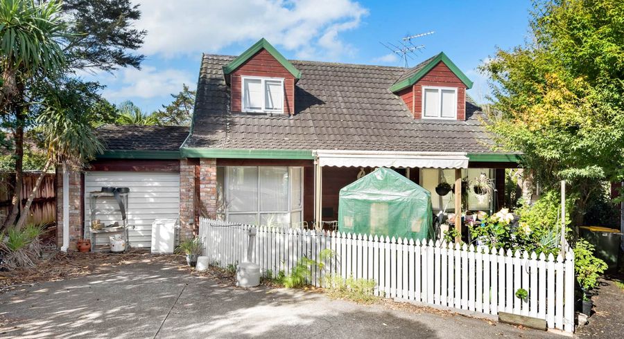  at 1/30 Lagoon Way, West Harbour, Auckland