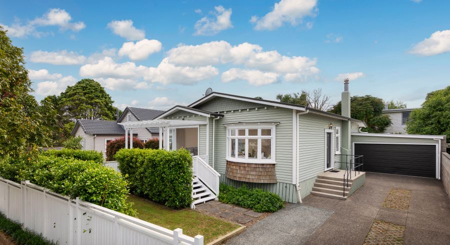  at 11 Rhodes Avenue, Mount Albert, Auckland